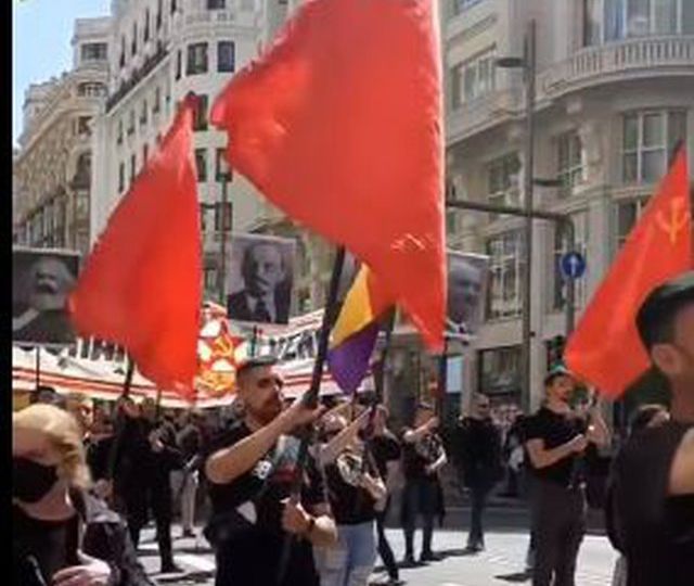 Envber Hoxha ne sheshin e Madridit